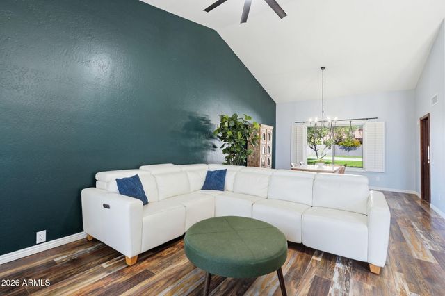 6950 W WILLOW Avenue, Peoria, AZ 85381