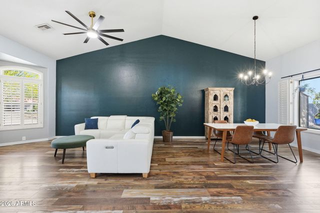 6950 W WILLOW Avenue, Peoria, AZ 85381