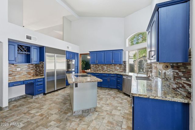 6950 W WILLOW Avenue, Peoria, AZ 85381