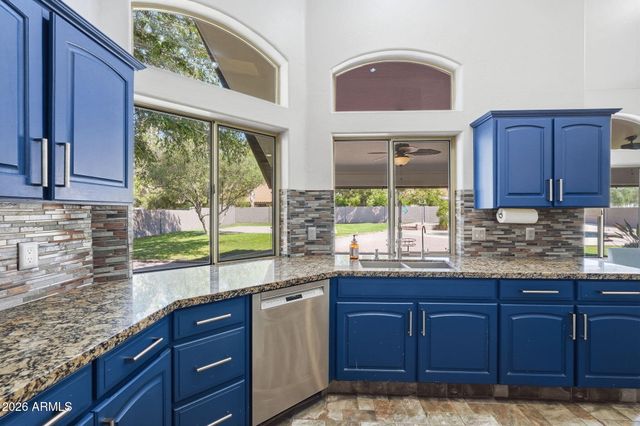 6950 W WILLOW Avenue, Peoria, AZ 85381