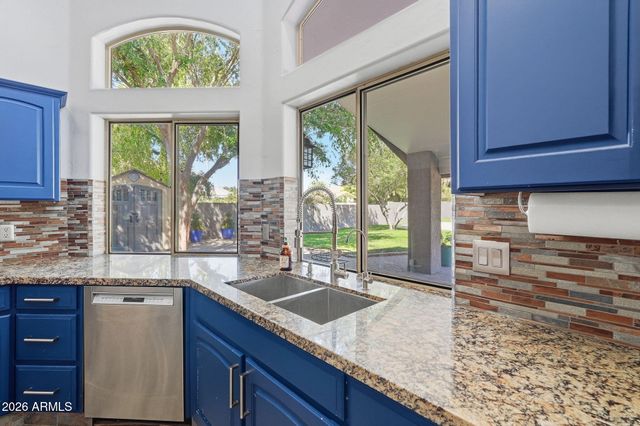 6950 W WILLOW Avenue, Peoria, AZ 85381