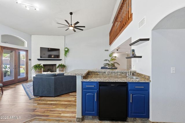 6950 W WILLOW Avenue, Peoria, AZ 85381