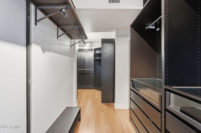 6950 W WILLOW Avenue, Peoria, AZ 85381