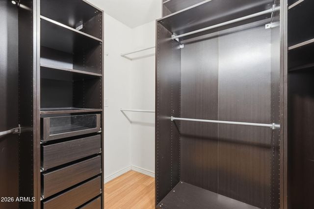 6950 W WILLOW Avenue, Peoria, AZ 85381