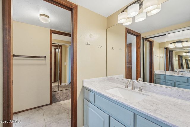 6950 W WILLOW Avenue, Peoria, AZ 85381