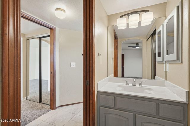 6950 W WILLOW Avenue, Peoria, AZ 85381