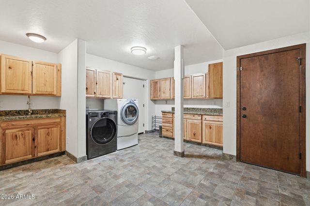 6950 W WILLOW Avenue, Peoria, AZ 85381