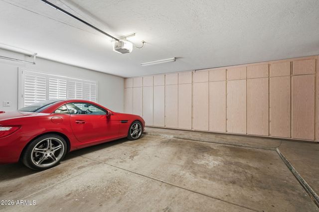 6950 W WILLOW Avenue, Peoria, AZ 85381