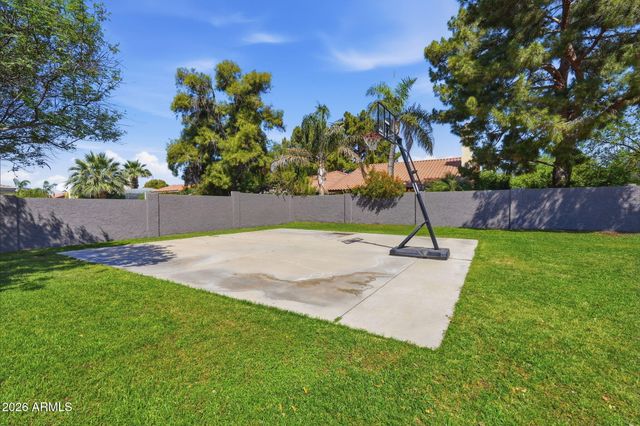 6950 W WILLOW Avenue, Peoria, AZ 85381