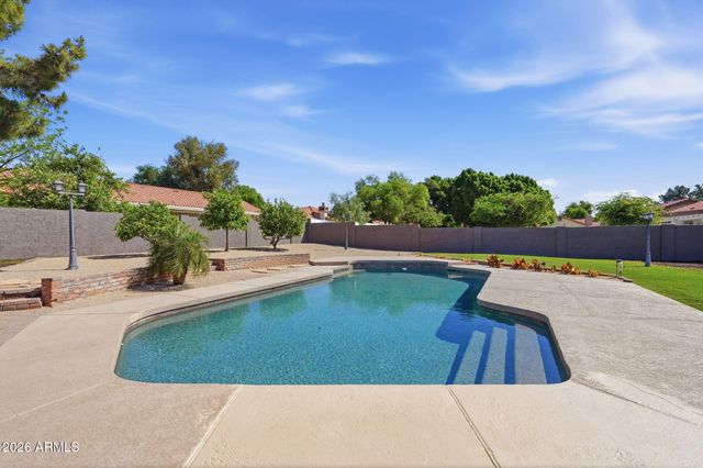 6950 W WILLOW Avenue, Peoria, AZ 85381