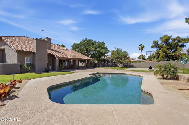 6950 W WILLOW Avenue, Peoria, AZ 85381