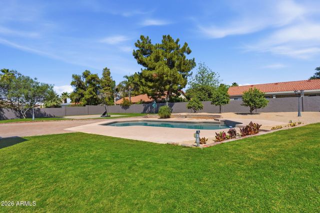 6950 W WILLOW Avenue, Peoria, AZ 85381