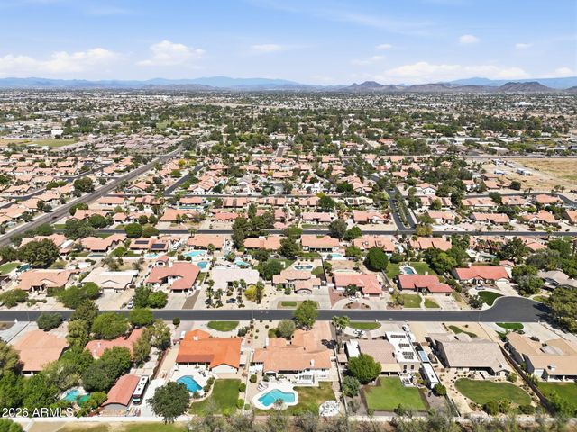 6950 W WILLOW Avenue, Peoria, AZ 85381