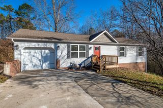 27 Berry Circle, Ringgold, GA 30736