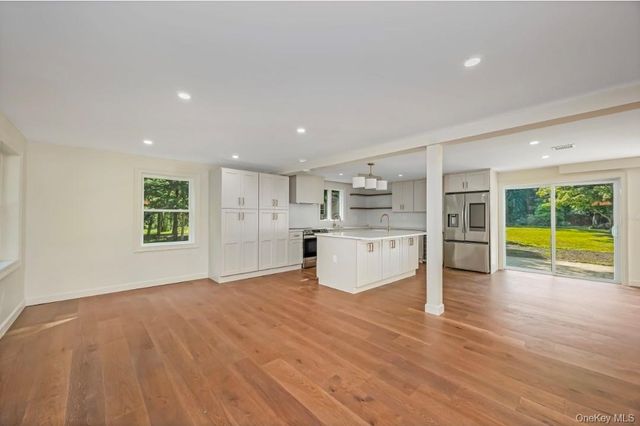 30 New Mill Road, Smithtown, NY 11787