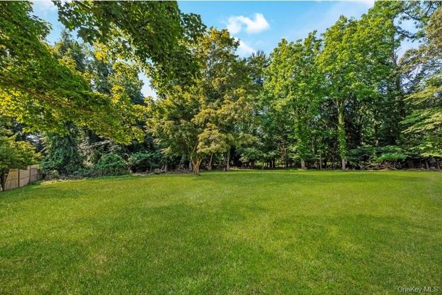 30 New Mill Road, Smithtown, NY 11787