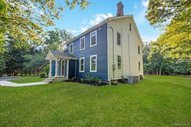 30 New Mill Road, Smithtown, NY 11787