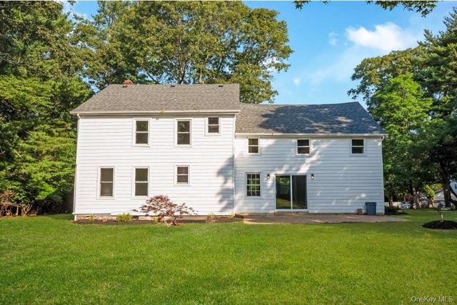 30 New Mill Road, Smithtown, NY 11787
