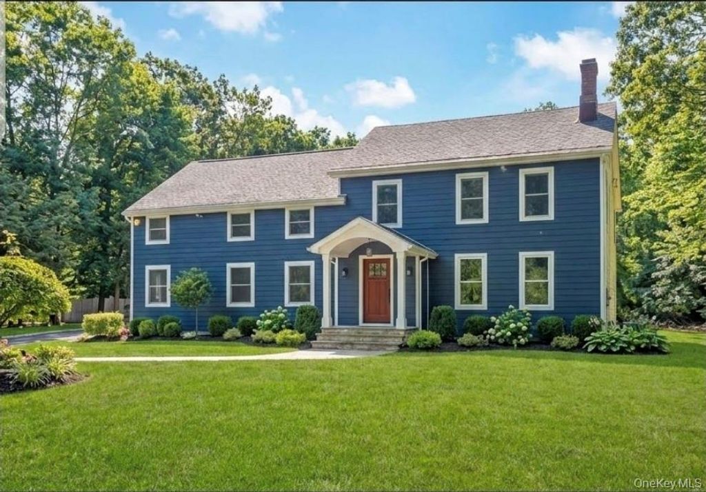 30 New Mill Road, Smithtown, NY 11787