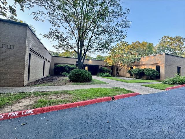 4171 & 4153 Crossover Road, Fayetteville, AR 72703