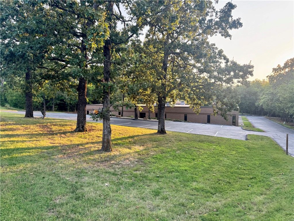 4171 & 4153 Crossover Road, Fayetteville, AR 72703