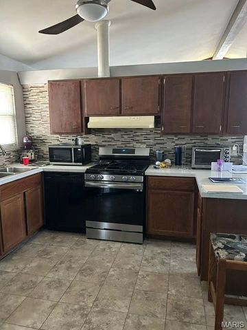 5120 Wallingford Drive, St Louis, MO 63121