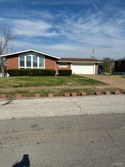 5120 Wallingford Drive, St Louis, MO 63121