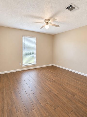 2835 Balmorhea Avenue A, Houston, TX 77039