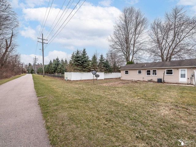 292 N Division Street 2B, Petersburg, MI 49270