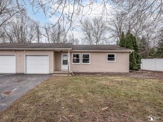 292 N Division Street 2B, Petersburg, MI 49270