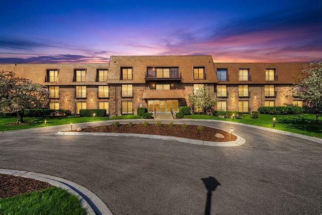 4050 Dundee Road 209, Northbrook, IL 60062