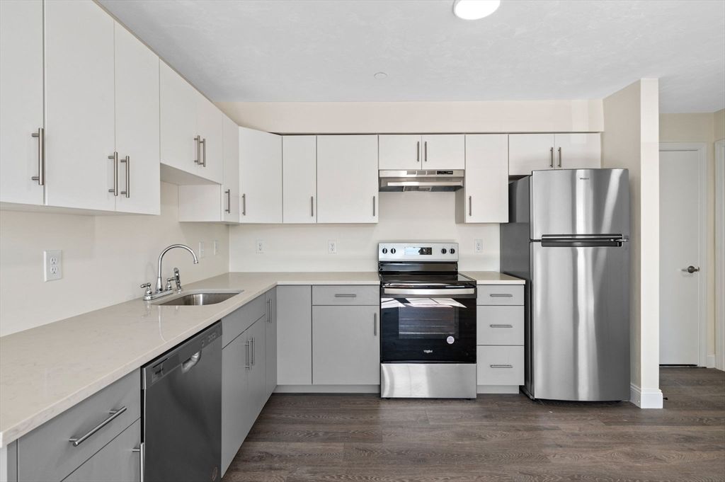 472 Essex Street 406, Lynn, MA 01902
