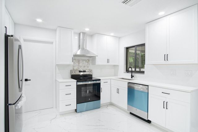 435 NE Solida Circle, Port St Lucie, FL 34953