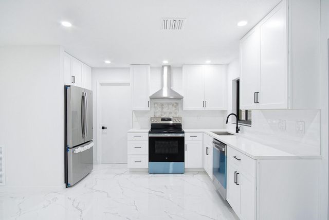 435 NE Solida Circle, Port St Lucie, FL 34953