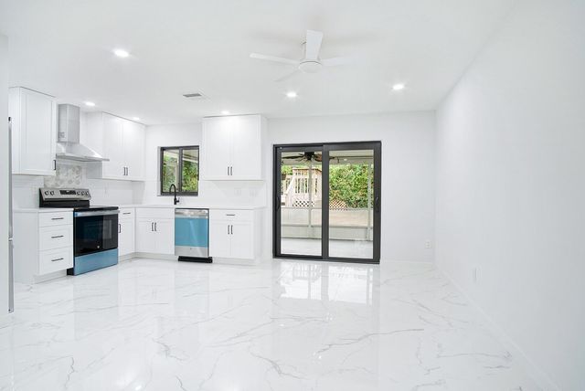 435 NE Solida Circle, Port St Lucie, FL 34953