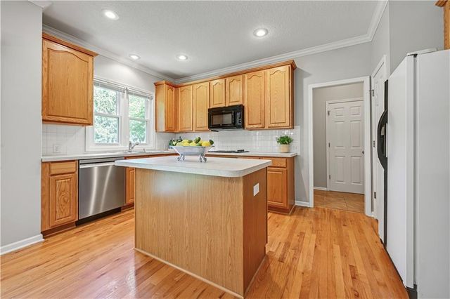12462 Rosehill Street, Overland Park, KS 66213