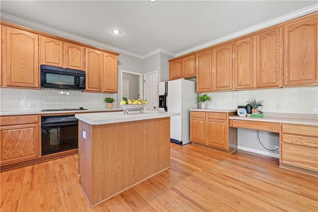 12462 Rosehill Street, Overland Park, KS 66213