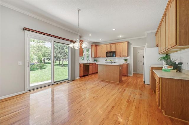 12462 Rosehill Street, Overland Park, KS 66213