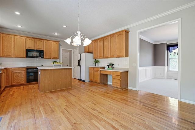 12462 Rosehill Street, Overland Park, KS 66213