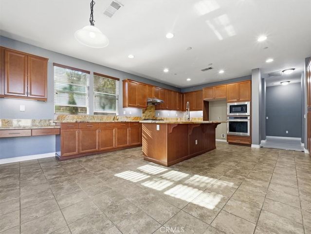 2947 Gilbert Avenue, Corona, CA 92881