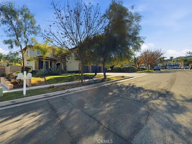 2947 Gilbert Avenue, Corona, CA 92881