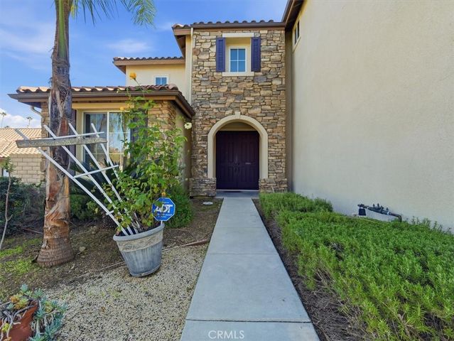 2947 Gilbert Avenue, Corona, CA 92881