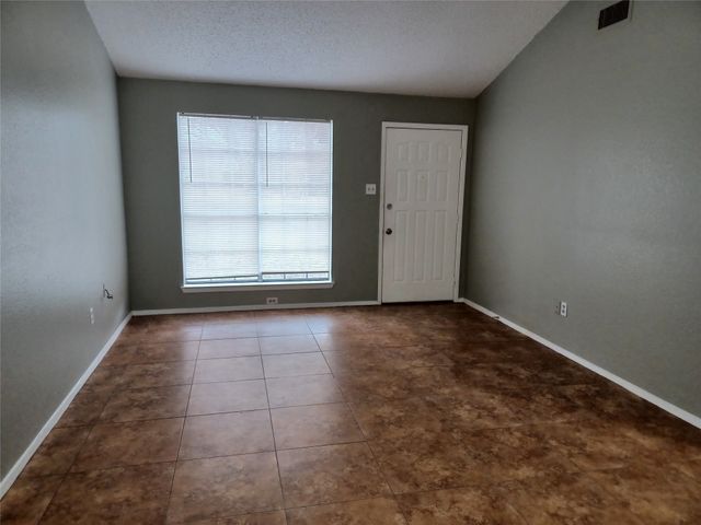 506 Dipert Court, Arlington, TX 76012