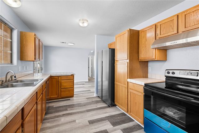 3662 N Venus Court, Golden Valley, AZ 86413