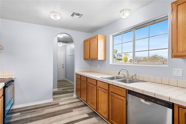 3662 N Venus Court, Golden Valley, AZ 86413