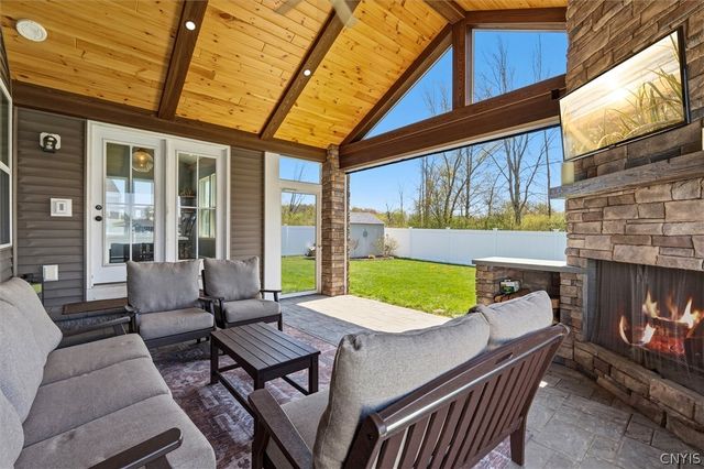 4442 Pace Lane, Clay, NY 13041
