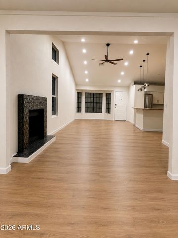 4238 E EVERETT Drive, Phoenix, AZ 85032