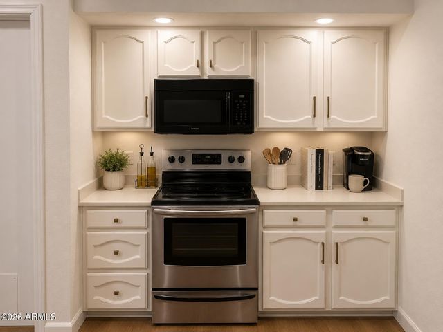 4238 E EVERETT Drive, Phoenix, AZ 85032