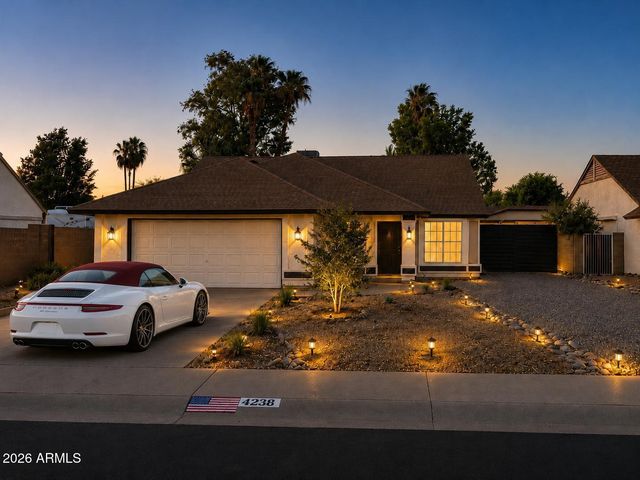 4238 E EVERETT Drive, Phoenix, AZ 85032