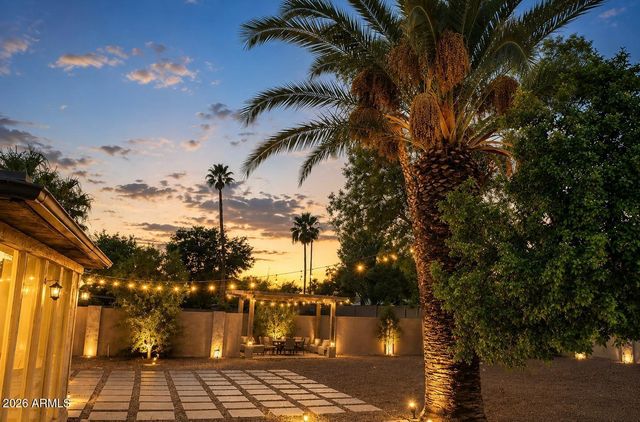 4238 E EVERETT Drive, Phoenix, AZ 85032